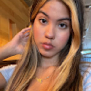 Meet your Posher, Larissa m